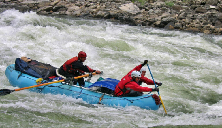 rafting-175603_1920